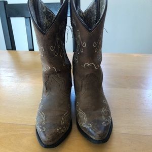 Girls cowboy boots